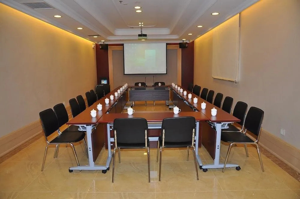 Huaxia Hotel