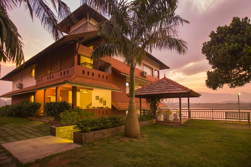 Vistara Resort