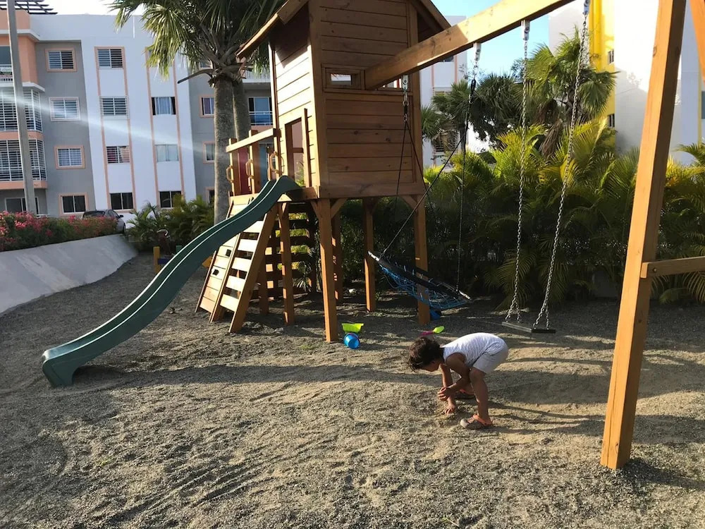 Tropical Condo BBQ Pool 5min to Airport