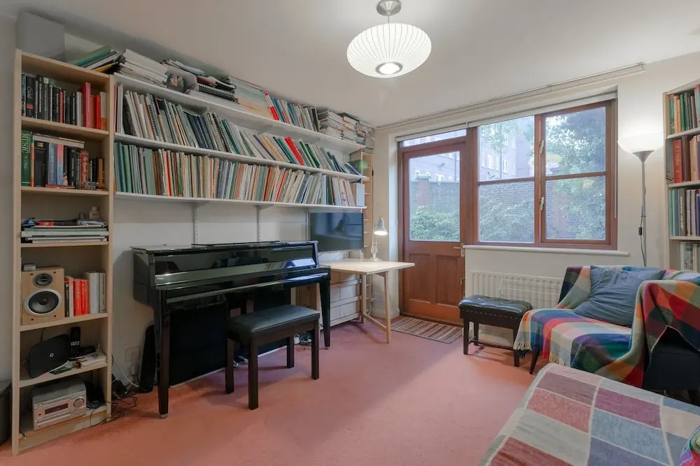 1 Bedroom Garden Flat in Bethnal Green