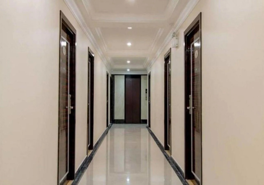 Nida Rooms Regal Marble Hotel