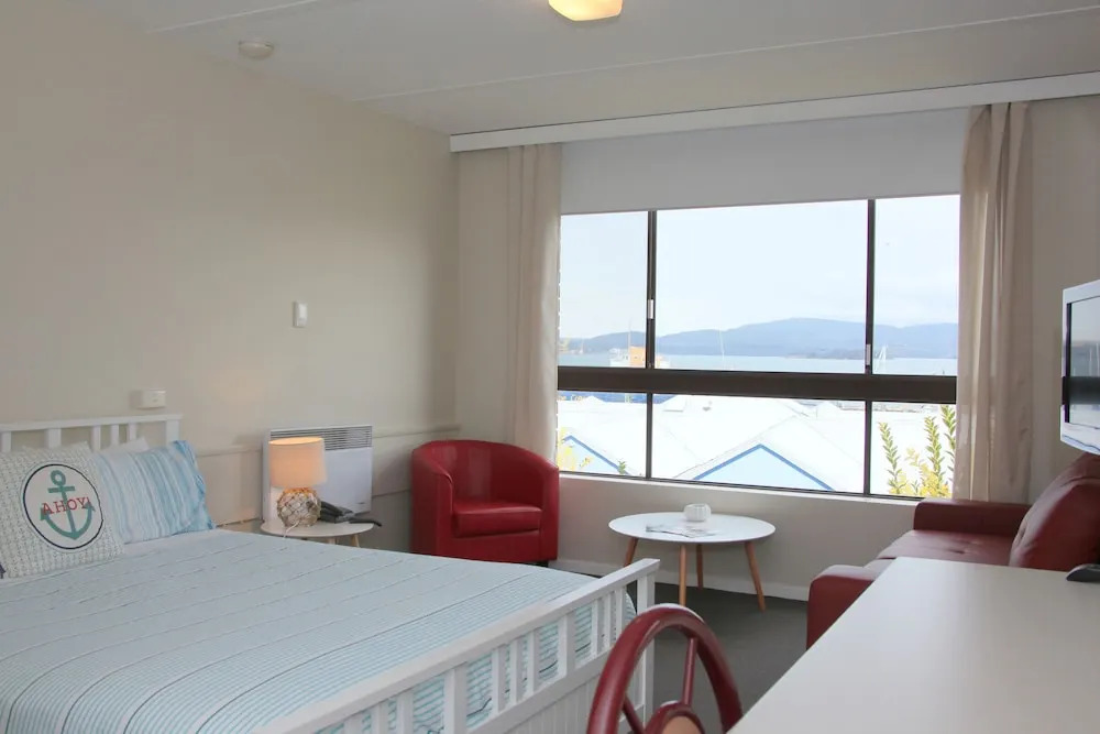 Beauty Point Waterfront Hotel