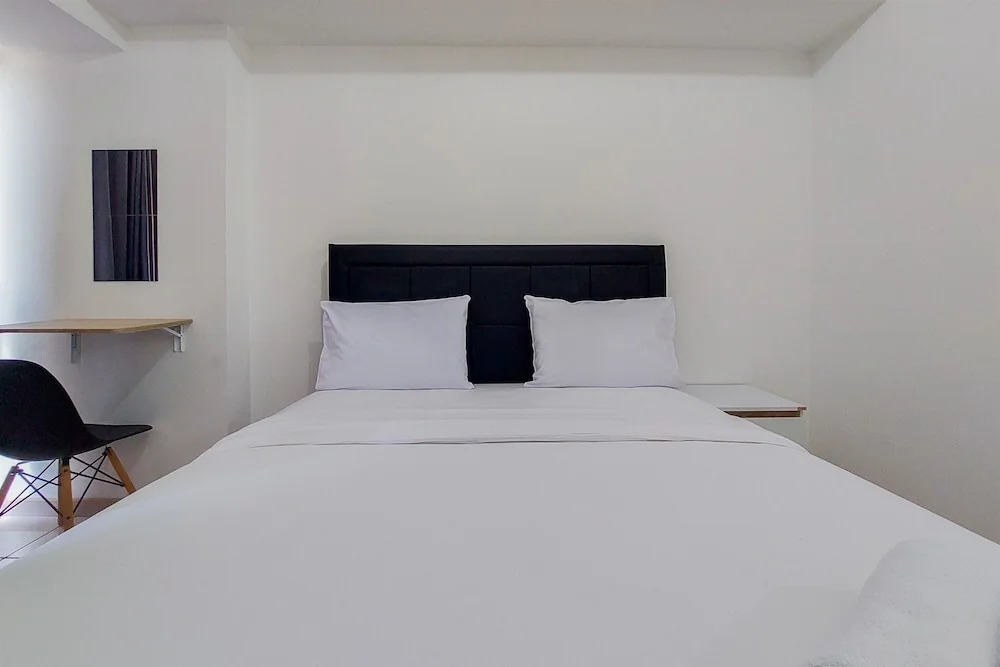Homey And Elegant Studio Apartment M-Town Residence