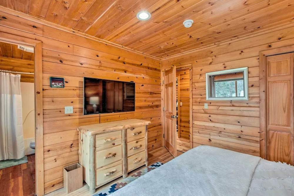 3 Blks to Ski Lift: Angel Fire Cabin on Bus Rt
