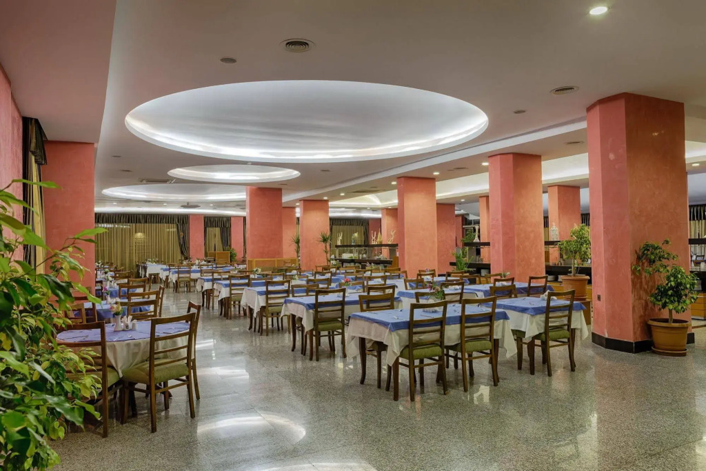 Pasa Beach Hotel