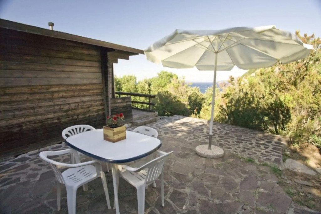 Seccione Chalet 1 Finnish pine cottage with outdoor area overlooking the sea-CHALET SECCIONE 1