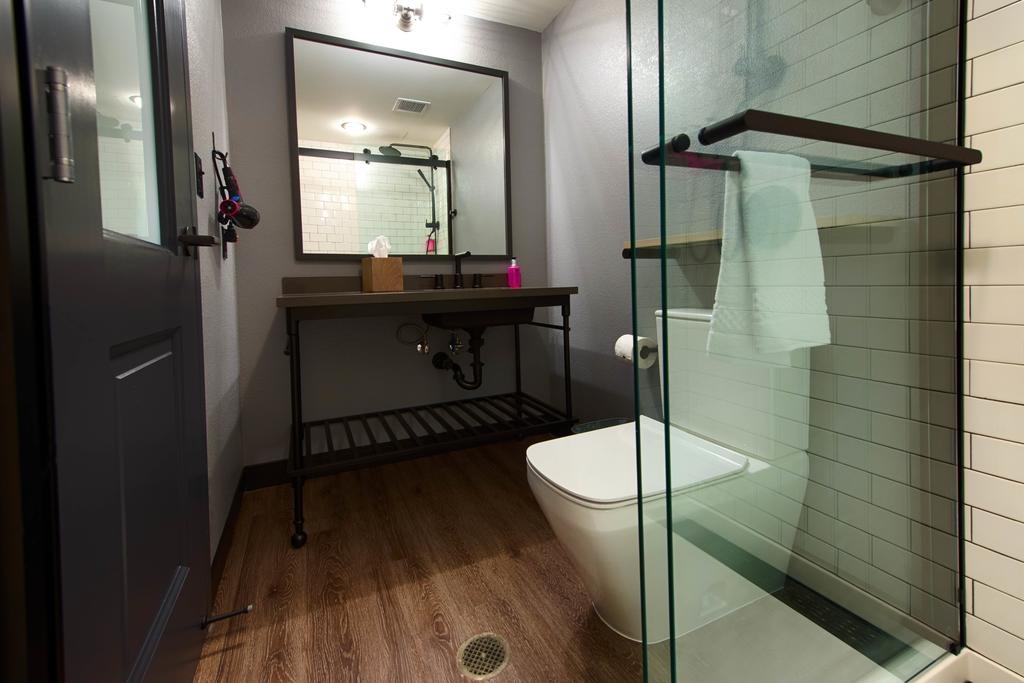 MOXY New Orleans Downtown/French Quarter Area