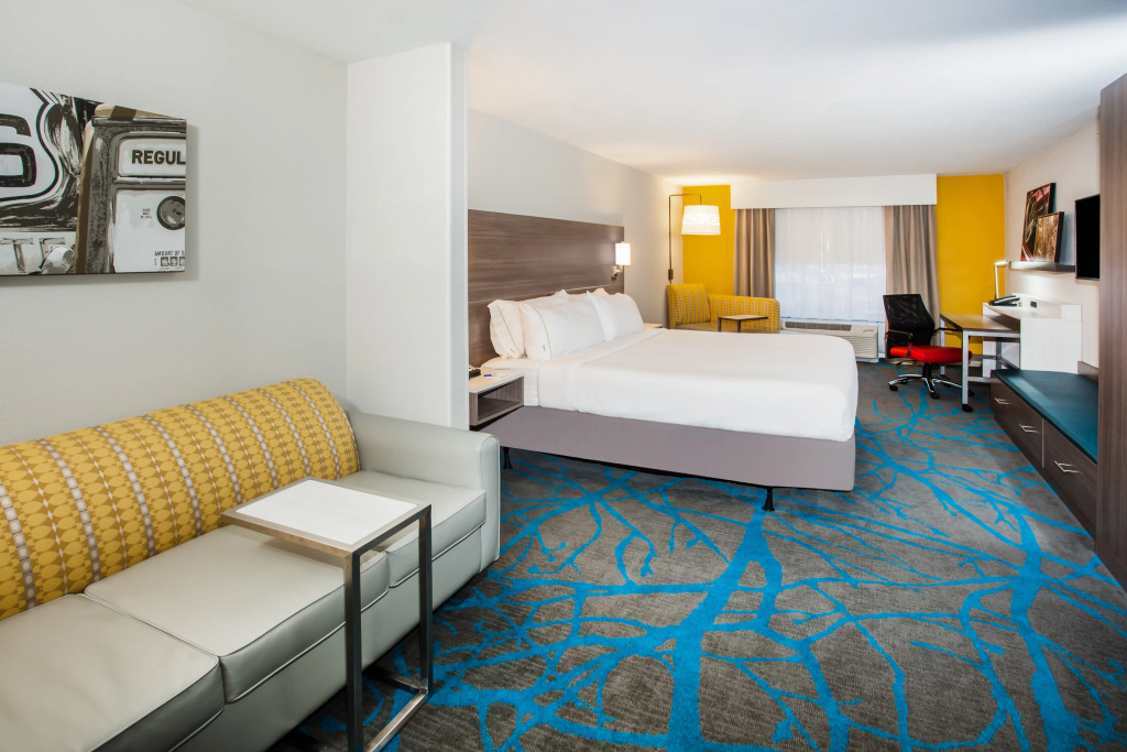 Holiday Inn Express & Suites Litchfield by IHG