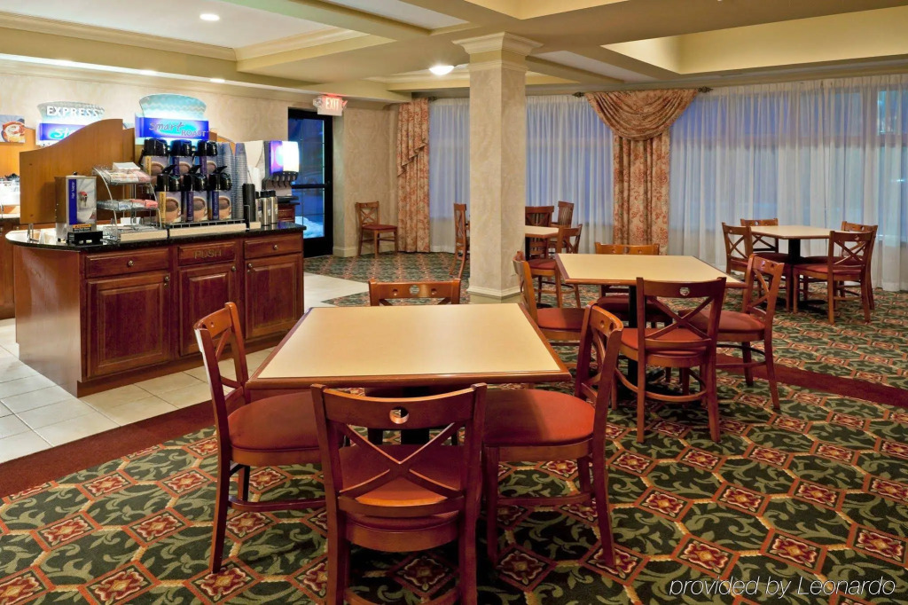 Holiday Inn Express Hotel & Suites Clifton Park by IHG