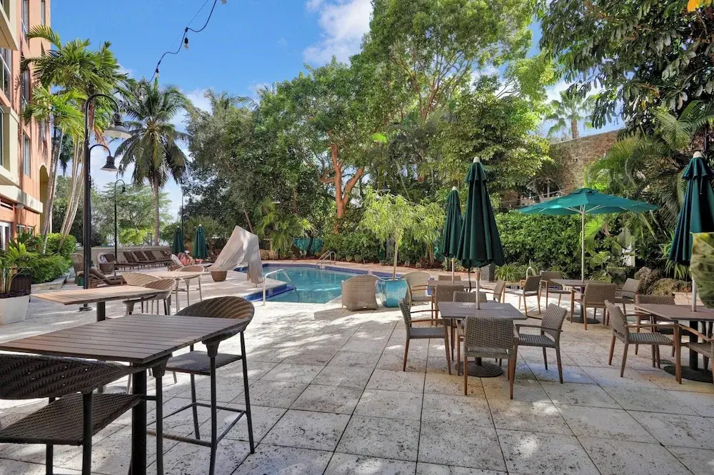 1 Bedroom Steps to Marina and CocoWalk