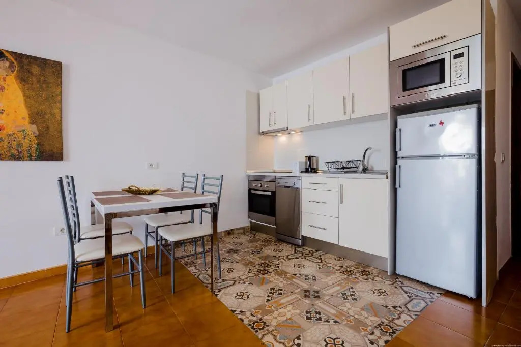 Apartment Garden City 6