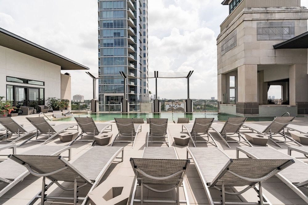The Luxury Suites of Houston