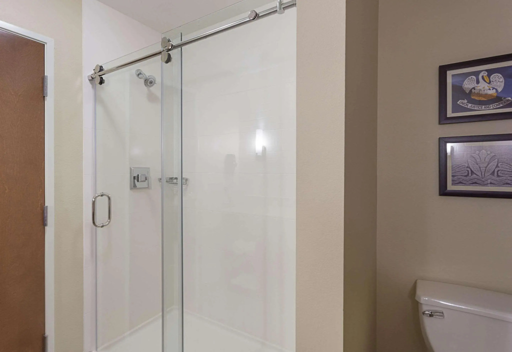 Pennant Hotel & Suites