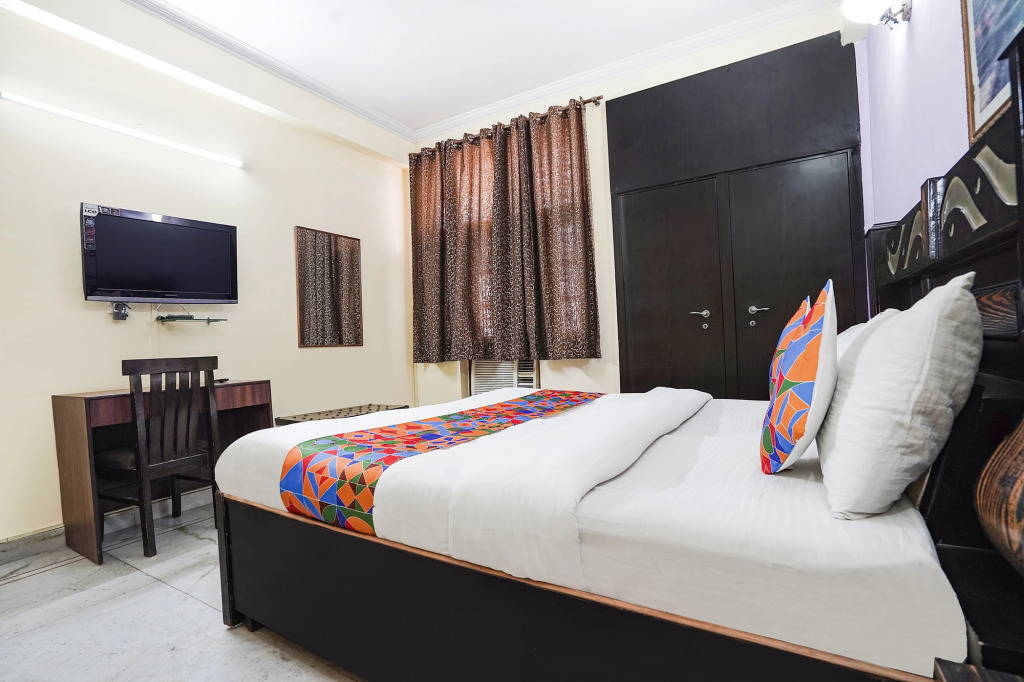 FabHotel Ivy Inn - Nr ISKCON Temple Noida Sec 35