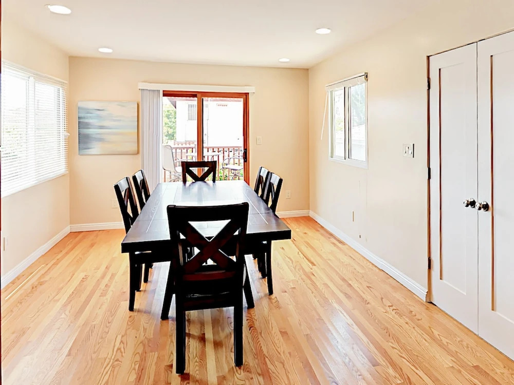 1731 Plum Street Duplex Unit B - 3 Br apts by RedAwning