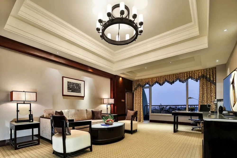 Intercontinental Sancha Lake