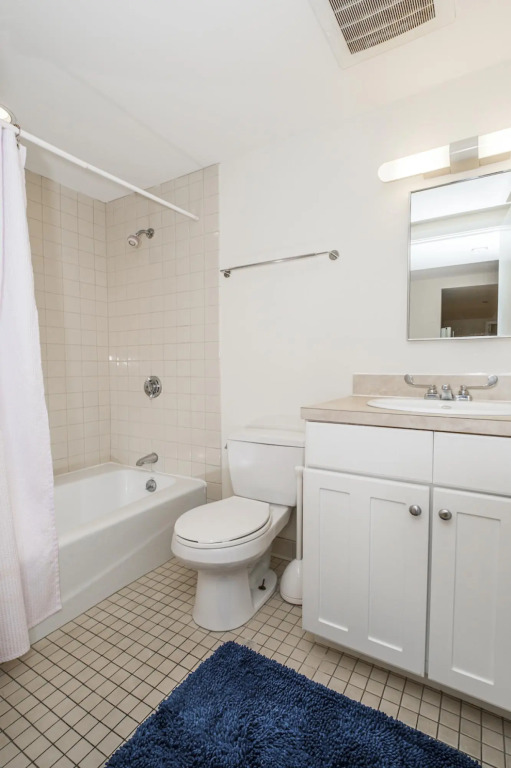 Modern 2BR + 100 Walkscore | Theatre District | Evonify