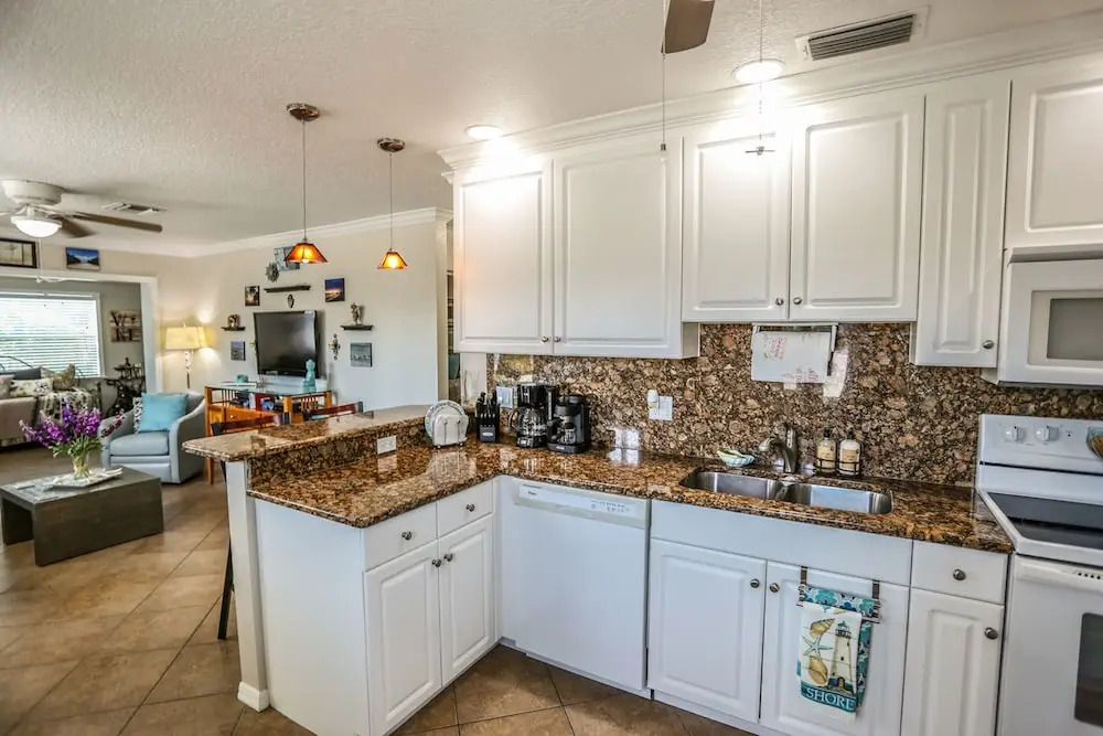 155 Hibiscus Dr - M