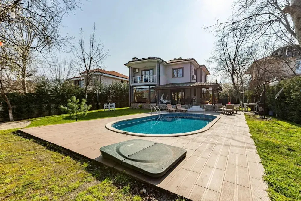 Duplex Villa With Pool and Garden in Sapanca