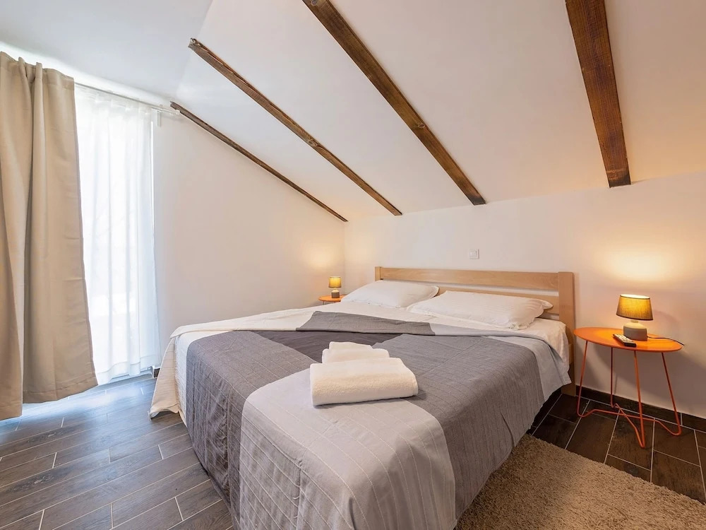 Charming Holiday Home With Pool, Jacuzzi and Privacy in the Middle of an Olive Grove