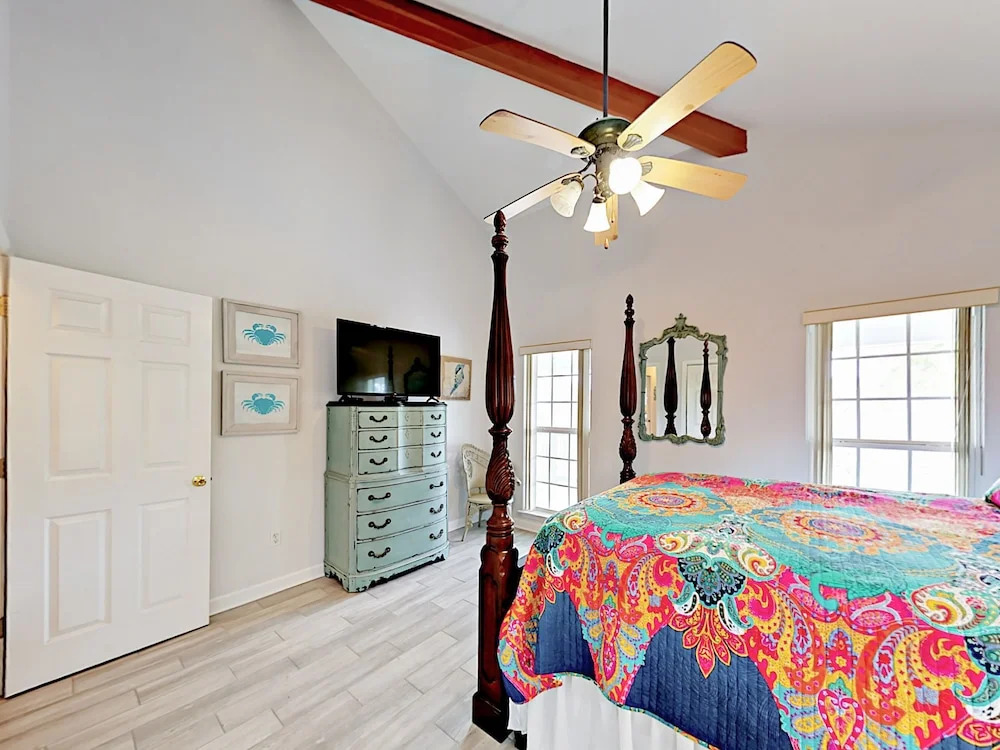 6727 Driftwood Dr Home 4 Bedrooms 3 Bathrooms Home