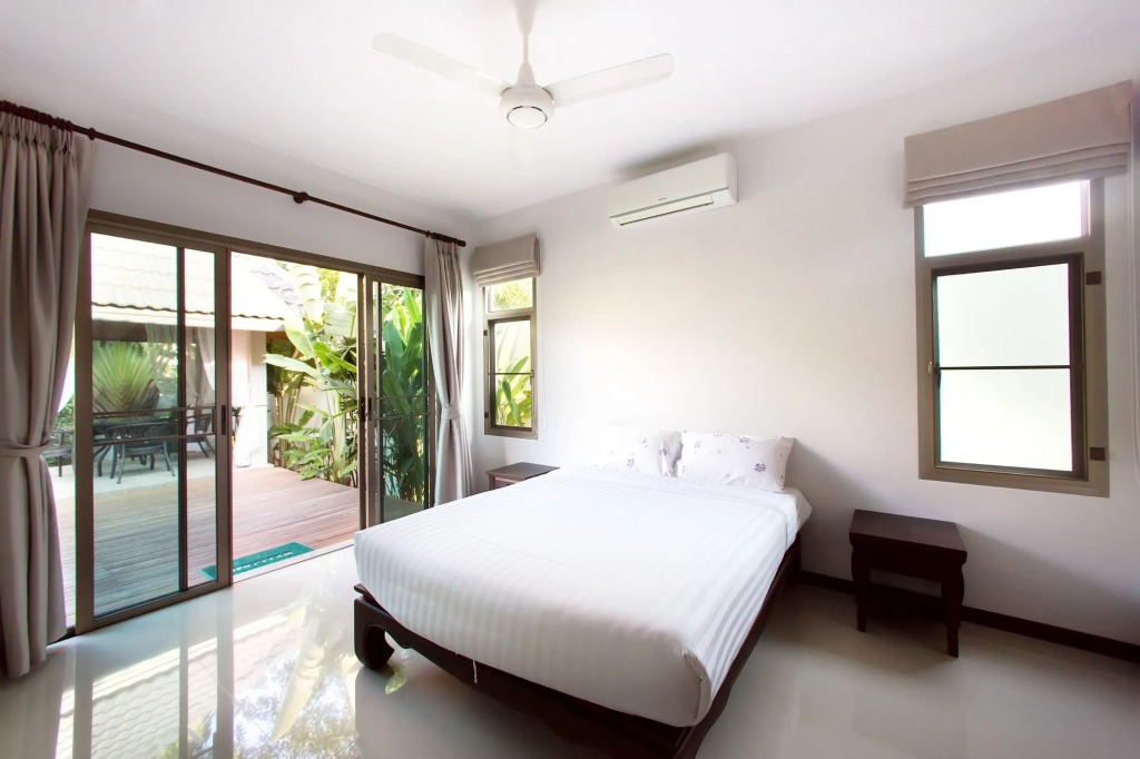 Villa Heni Private pool 3BR villaNaiharn beach