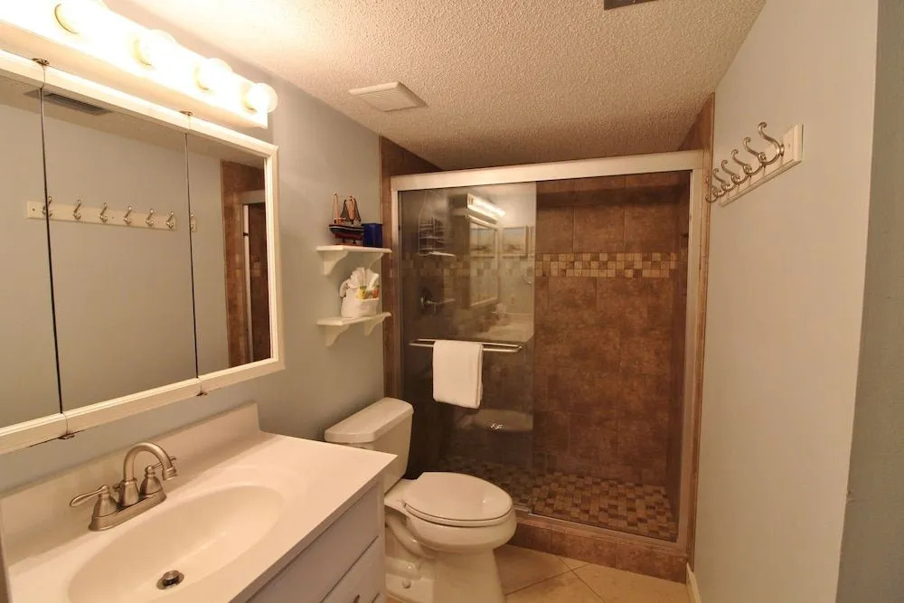 Chateau La Mer 16A 1 Bedroom 1 Bathroom Condo