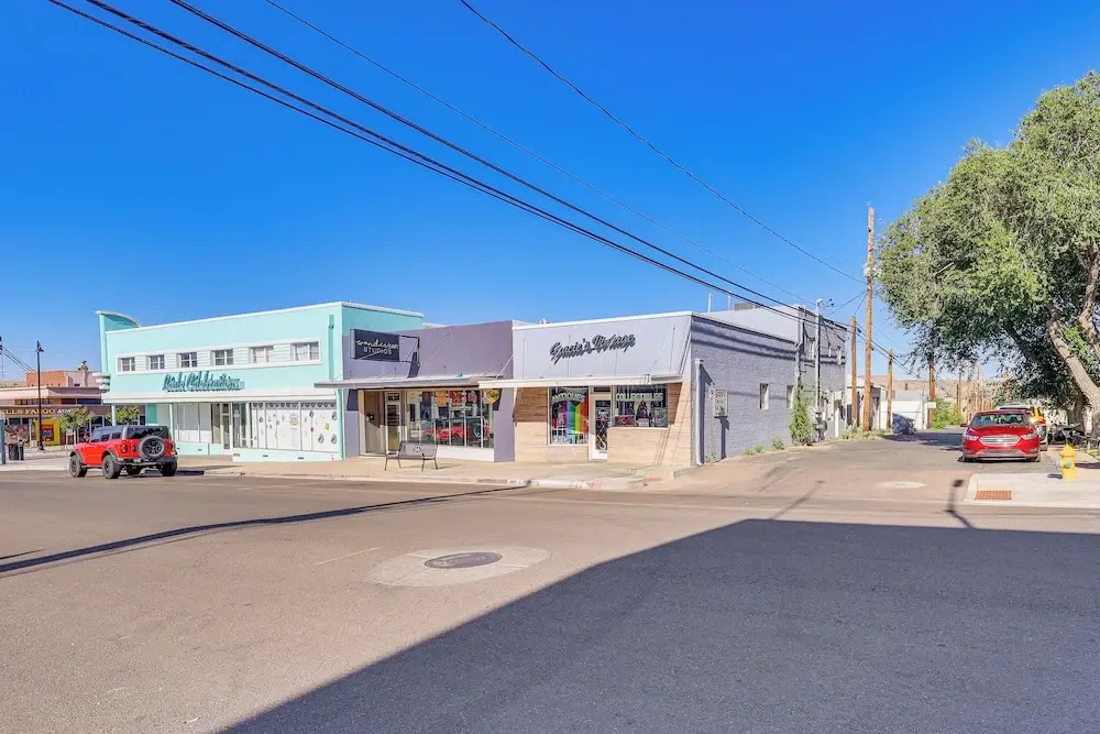 Route 66 Retreat Steps to Beale St in Dtwn Kingman