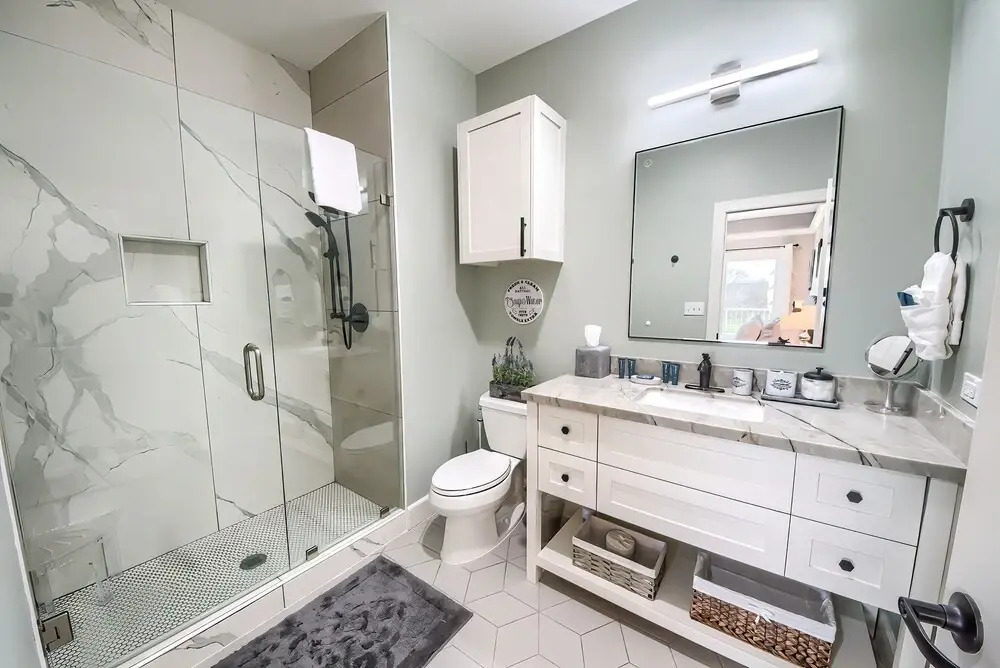 Ag 303 Gruene Penthouse Retreat 4 Bedroom Condo by RedAwning