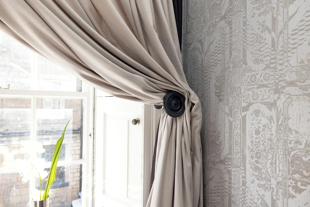JOIVY Thistle Street Luxury Apt in the Heart of the City