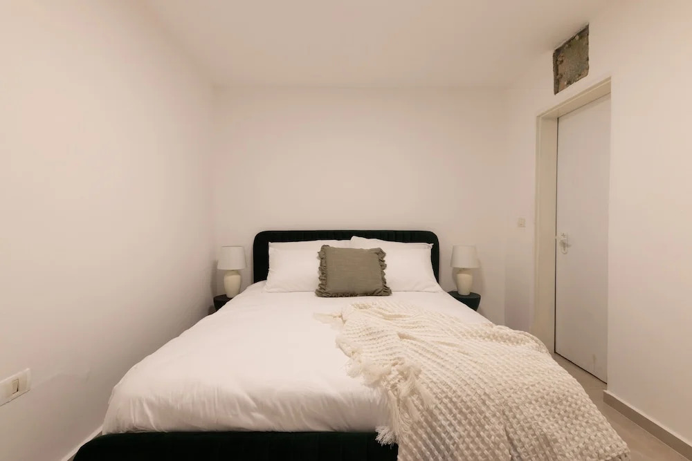 Huge & Lovely Unit 2BR 2BT By the beach