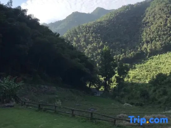 Yinlu Zhuyun Guesthouse
