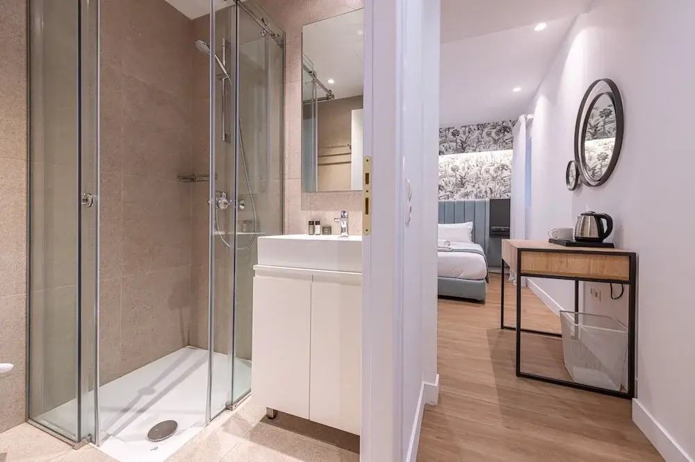 Kriel Suites by LIV Homes Room 102