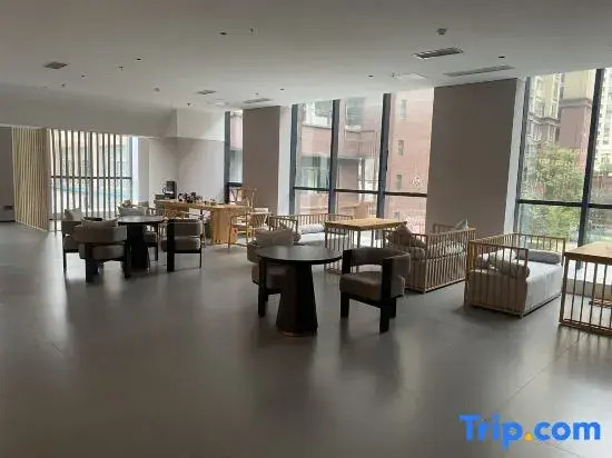 Manju Hotel (People's Square Fuquan )