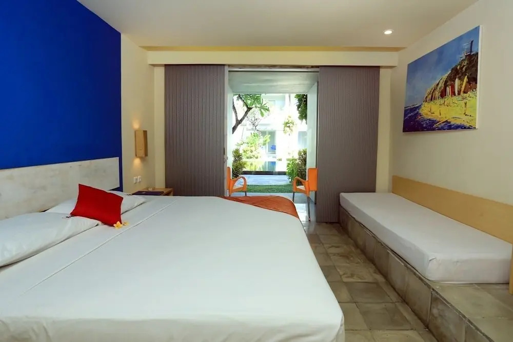 RedDoorz Plus near Kuta Square