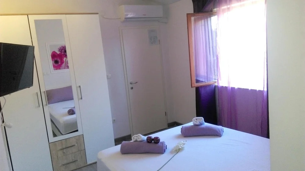 Apartment With one Bedroom in Sumartin, With Wonderful sea View, Furni