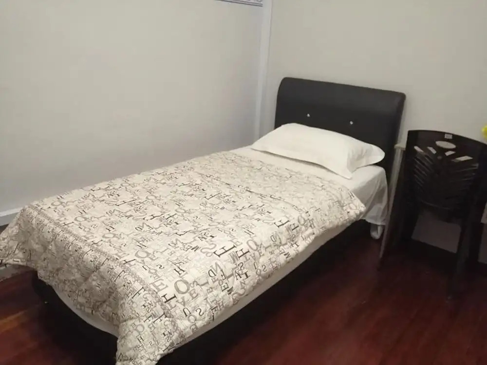 Single Room With Ac, Central Accomodation
