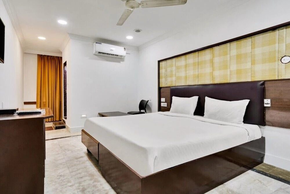 iROOMZ Hotel Hyderabad Towers