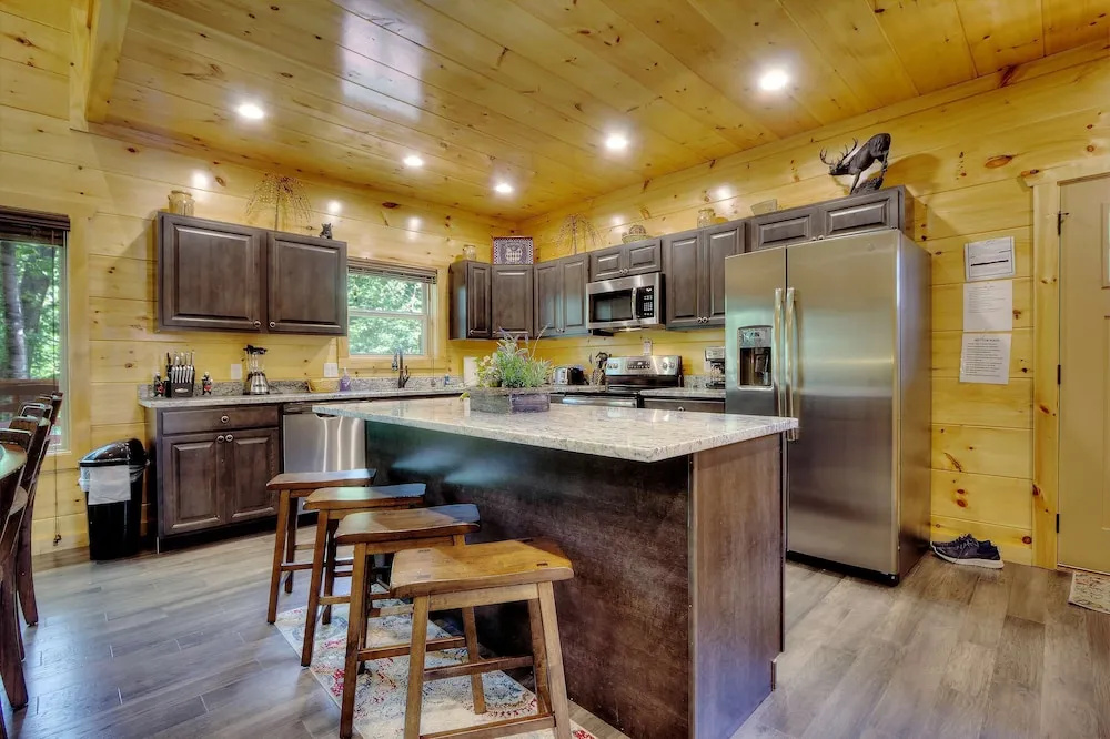 New 5K Suites Hot Tub Game Room Near Gsmnp