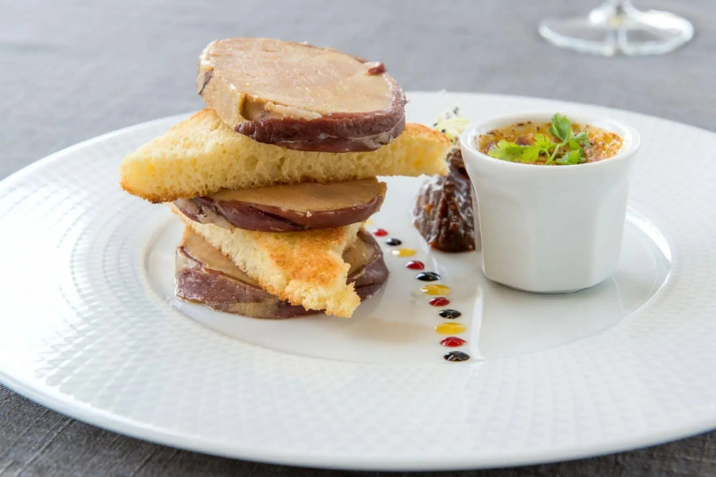 Logis Hotels - Au Colombier du Touron