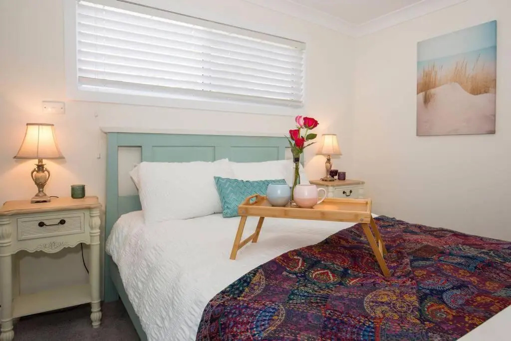 Swanway family holiday home - 15 min walk to beach, seconds to lake