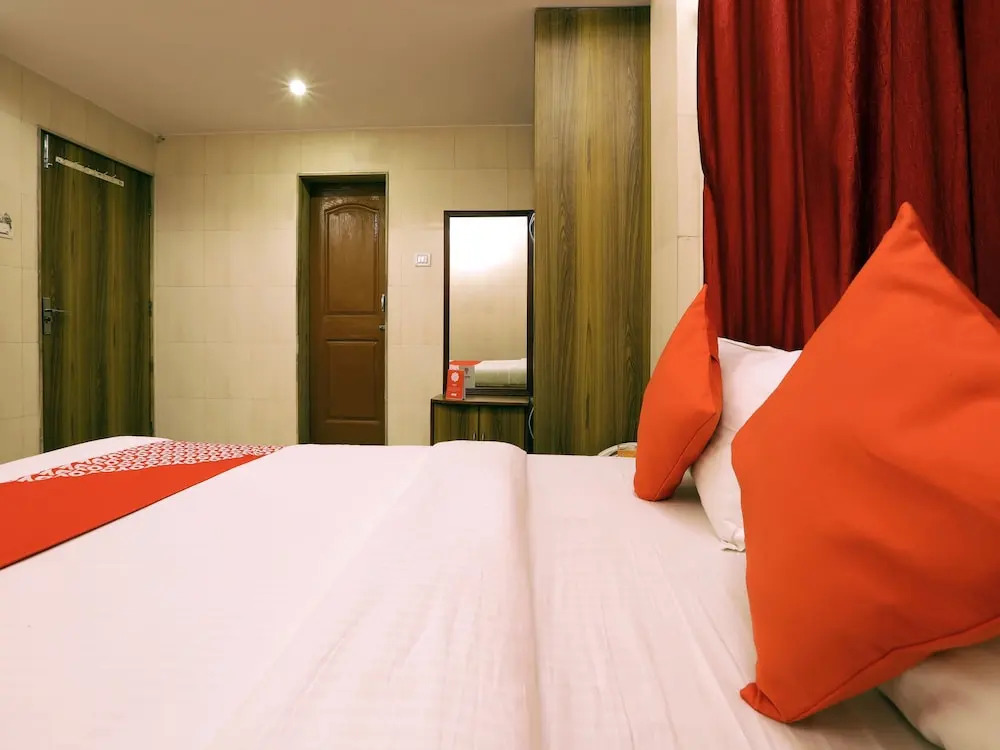 OYO 11423 Hotel Royal Darbar