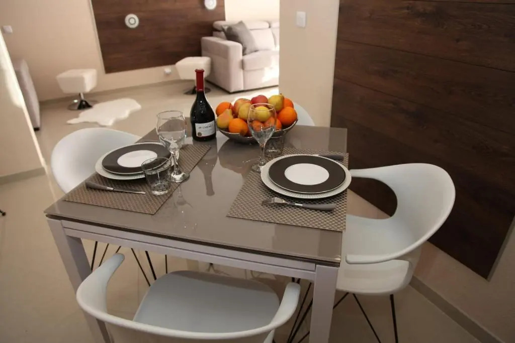 Stylish 2 Room Flat 60 meters to the beach