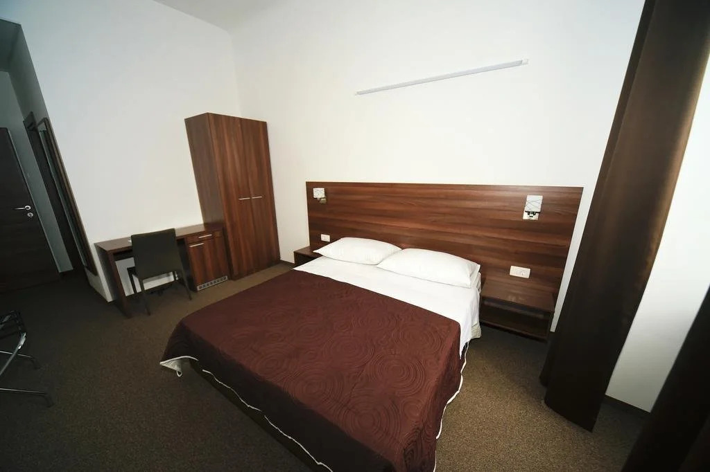 Riva Rooms