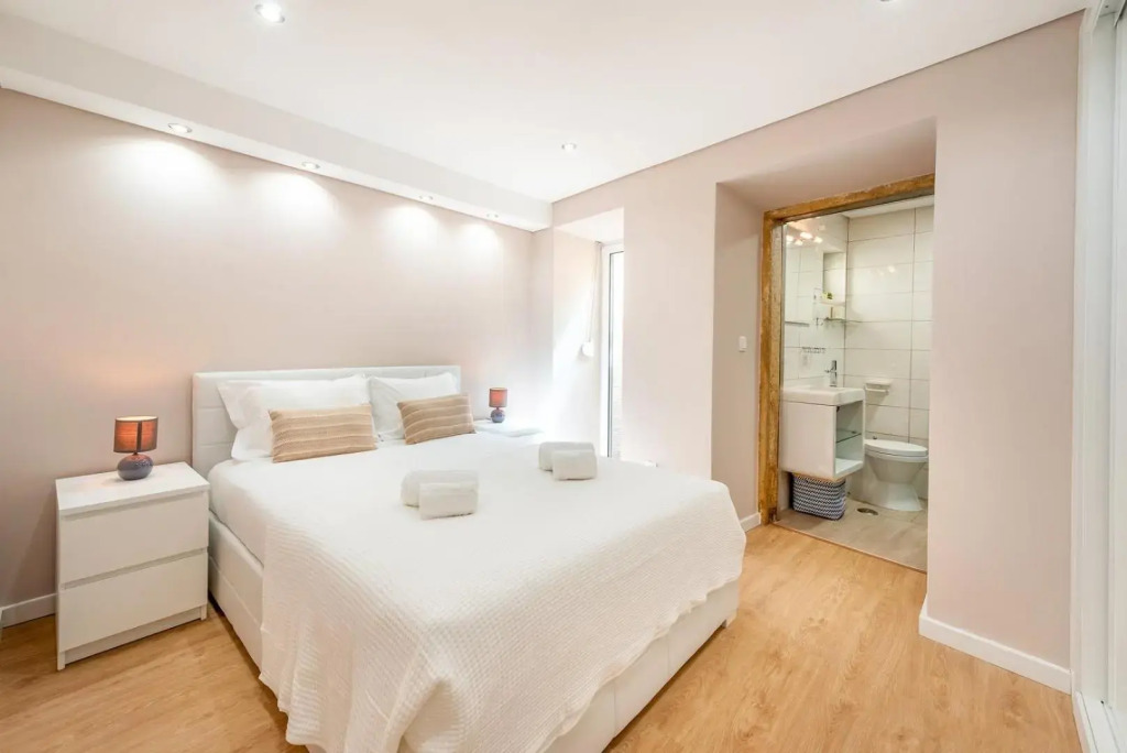 GuestReady - Bright and cozy studio in the heart of Lisbon!