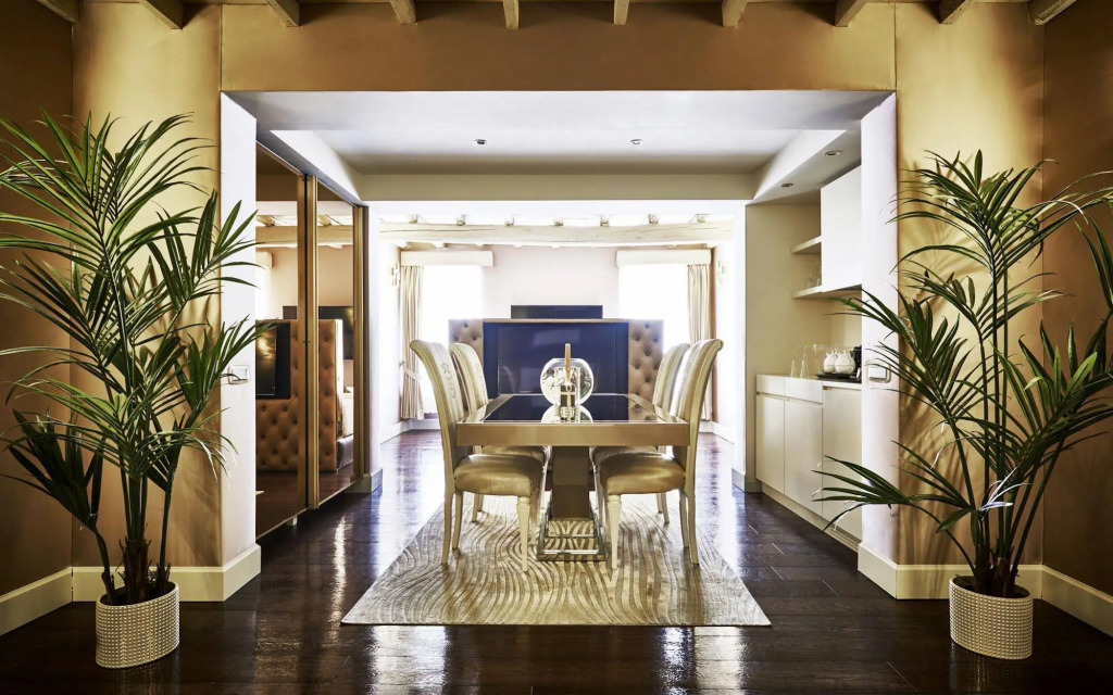Gold Royal Suite