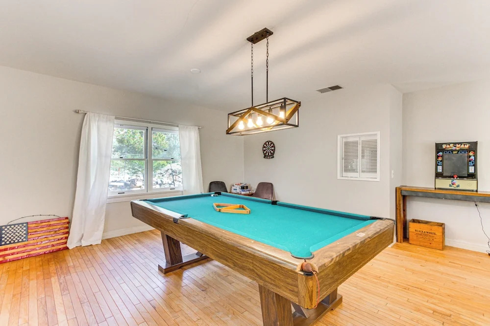 Beautiful Kernville Home w/ Game Room & Mtn Views!