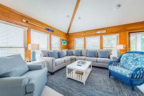 Just For Fun - Duck, Schooner Ridge, Pool Open 4/15, Pool Heat Option, Hot Tub, Close to Downtown