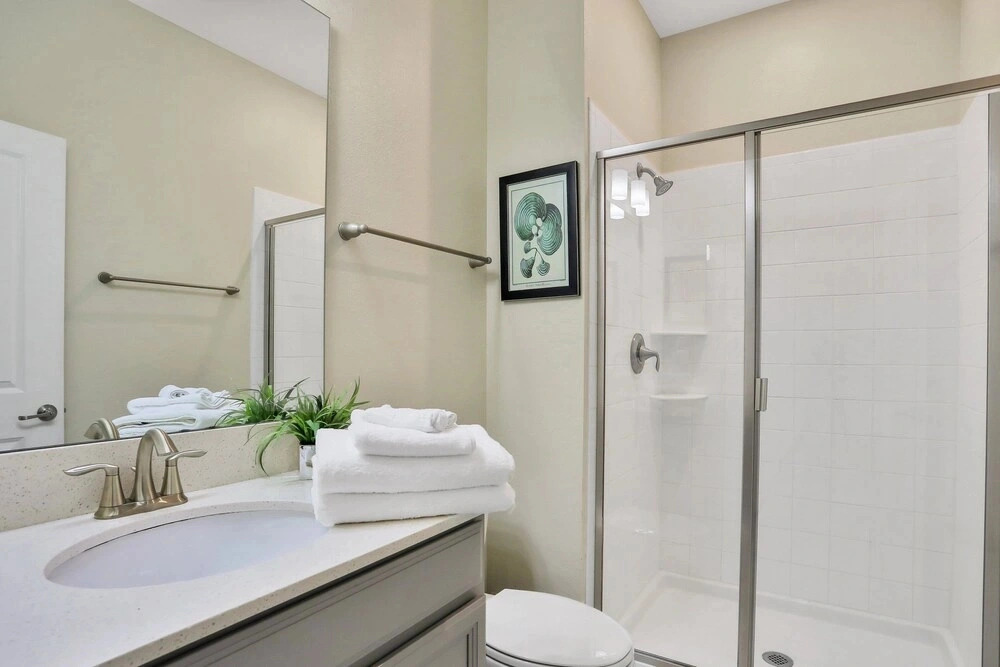 Modern Luxury Townhome With hot tub & Private Pool - Near Theme Parks