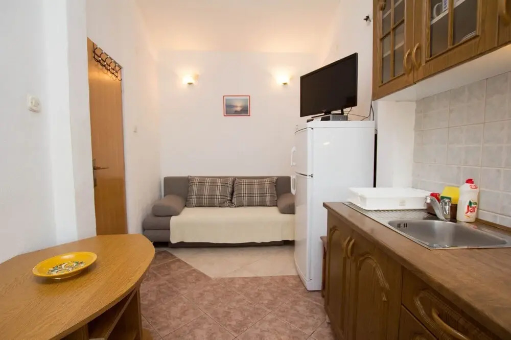 David - 20m From the Beach With Parking - A4